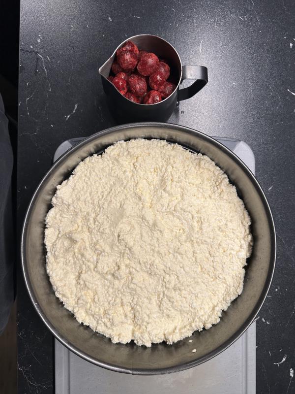Cherries and tvorog dish